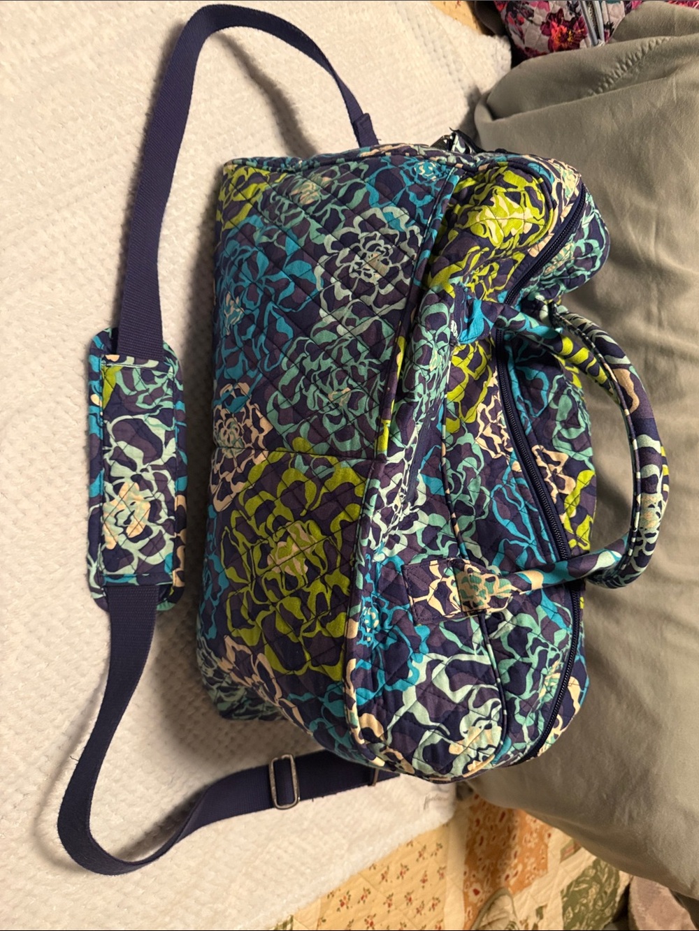 Vera Bradley Weekender Travel Bag Floral Quilted Carry On 19” Shoulder Strap